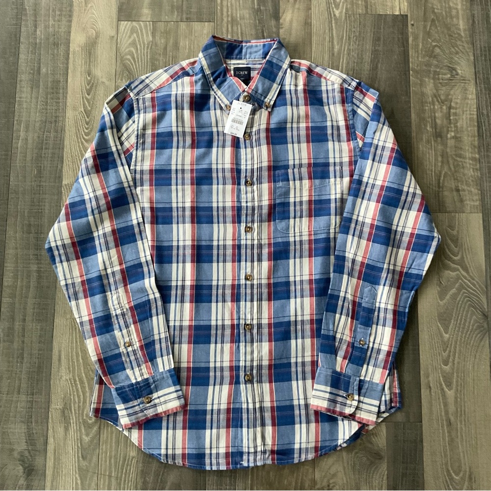 NWT J Crew Button Down Long Sleeve Shirt 
# AH171
Men’s Small
White Red Blue